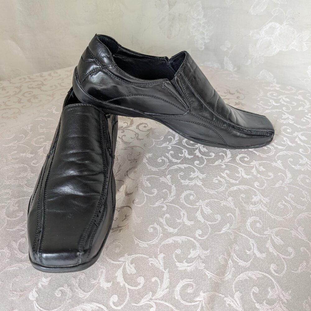 Mens STEVE MADDEN Black Leather Loafer Shoe. Size 13